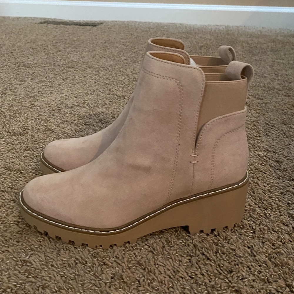 Brand new size 7 tan/cream dolce vita Chelsea boot - Picture 7 of 10